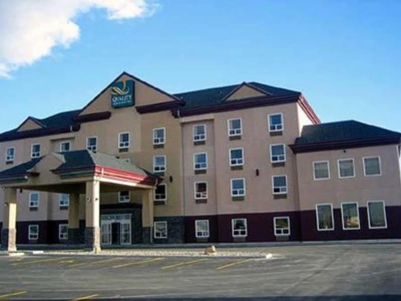 Quality Inn & Suites Lethbridge Exterior photo